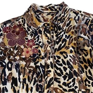 LOVE, LILLY - ANIMAL PRINT EXTENSIVE EMBROIDERY & APPLIQUÉ BLOUSE - SIZE LG B13